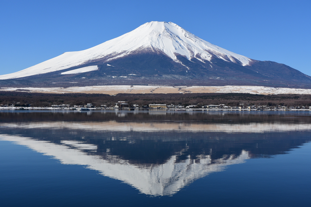 1051c1c018bf963c715ab4761d641227 - 長池親水公園にて快晴の山中湖と真っ白な逆さ富士