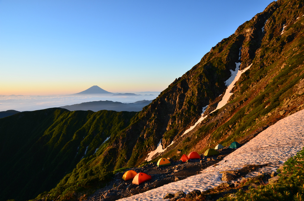 92998ab260d46743b494e418d7e453cb - 【北岳の絶景撮影登山】標高3,000mの北岳肩ノ小屋から眺める朝の富士山は素晴らしい